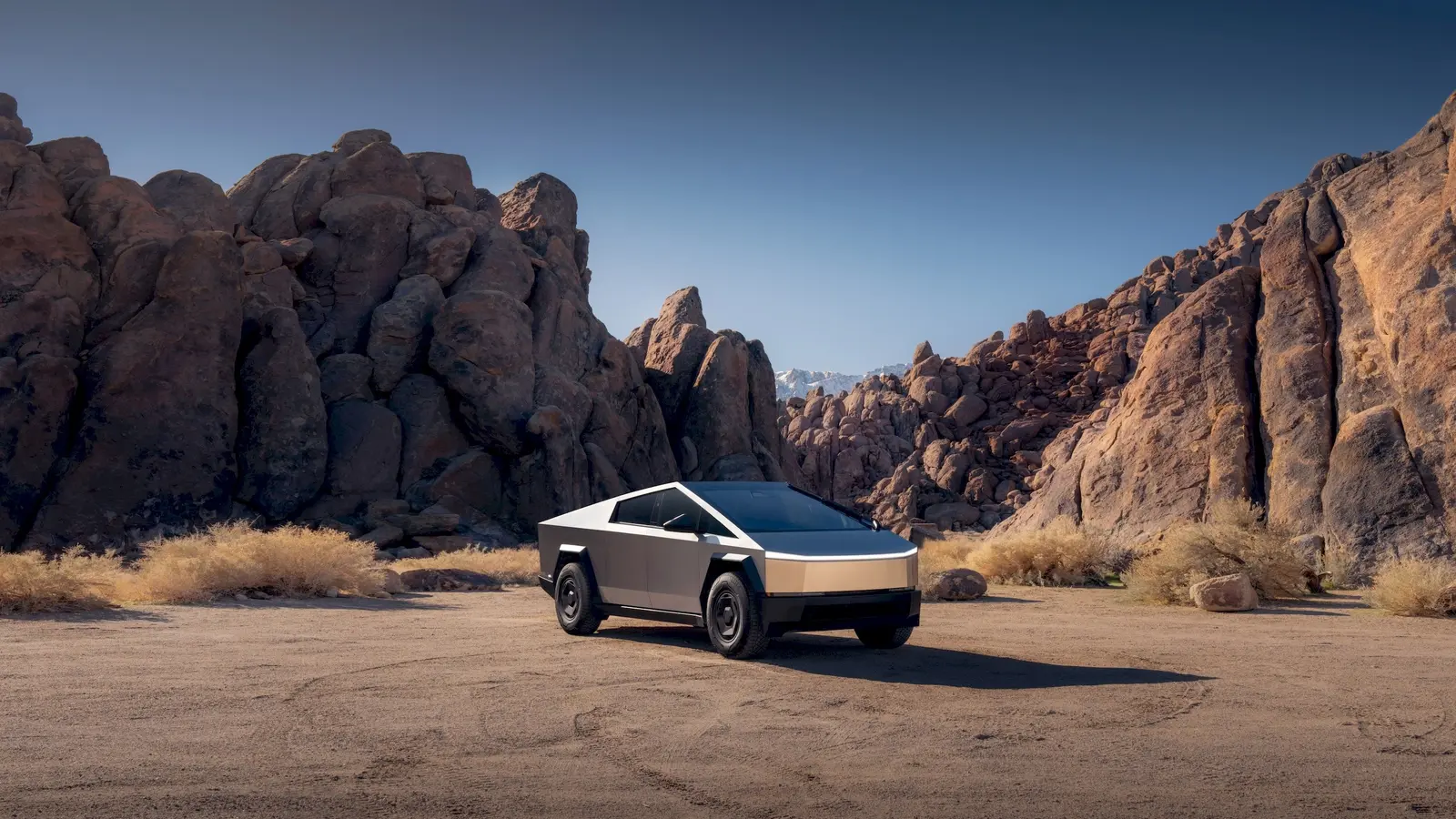 Tesla peruu oikeanpuoleisen Cybertruckin tuotannon