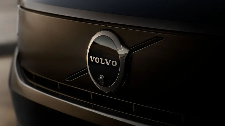 Volvo XC40 uudistuu: enemmän turvaa ja älytekniikkaa