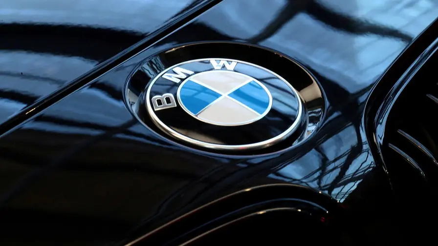 BMW testaa tehokasta monivaiheista langatonta latausta