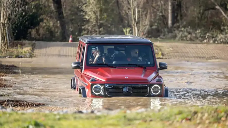 Mercedes hakee patenttia todelliselle amfibio-SUV:lle