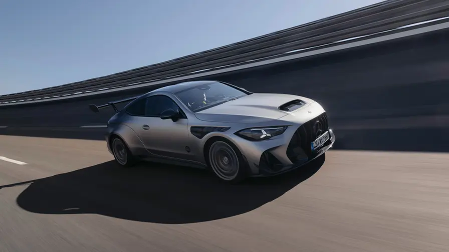 Mercedes-AMG CLE 646: käsintehty V8-huippucoupé uusi