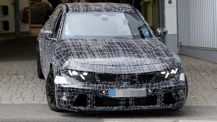 BMW M3 G84 vakoilukuvissa uudella Neue Klasse -keulalla