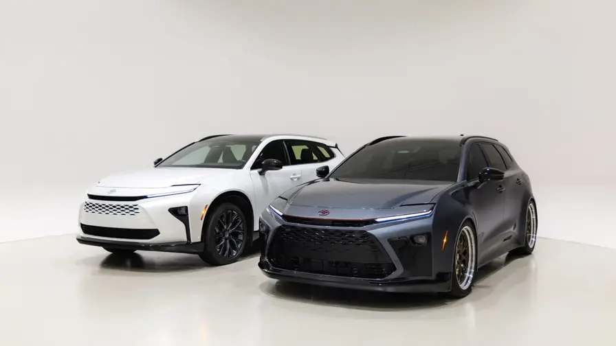 Toyota Crown Signia GT-S muuntuu sporttiseksi farmariksi