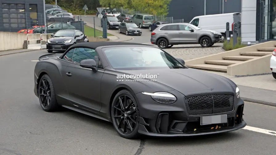 Bentley Supersports Convertible 2028 nähtiin radalla