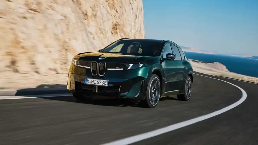 BMW iX3 M60 tuo 603 hv:n sähköisen suorituskyvyn