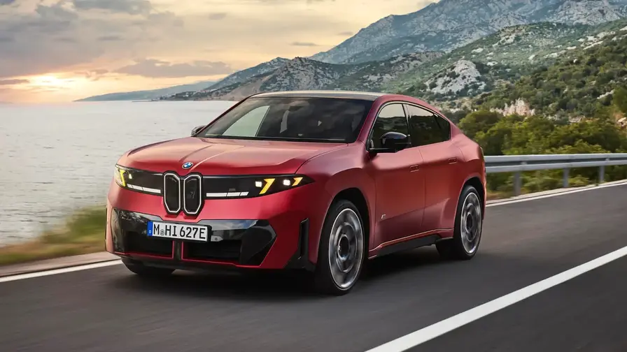 BMW iX4 sähköinen coupe-SUV tarjoaa 688 km toimintamatkan