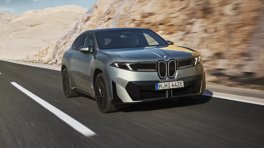 BMW iX4:n Australian hinnat, varusteet ja tekniikka
