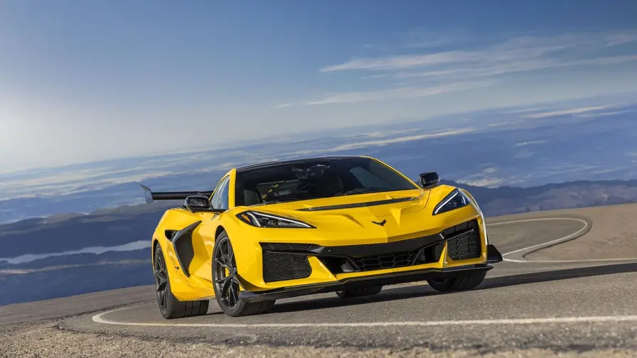 Chevrolet Corvette 2027: hinnat nousivat 300 dollaria