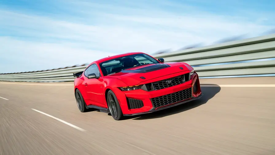 Ford hylkäsi oudon Mustangin Dark Horse Boss -nimen