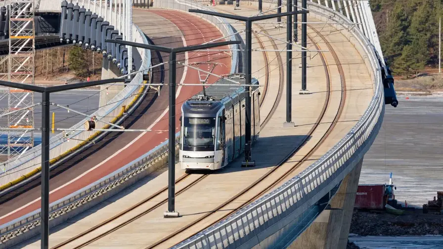 Helsinki jatkaa Kruunusiltojen raitiotietä Jätkäsaareen