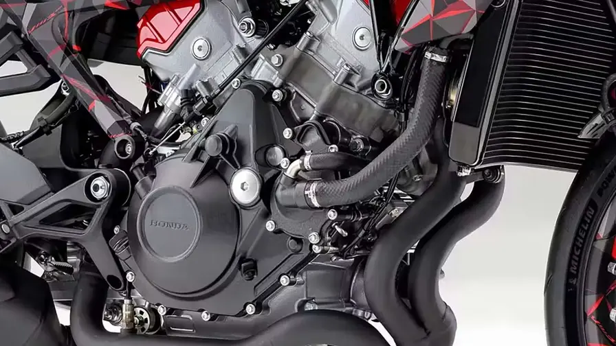 Honda V3R 900 E-Compressor avaa uuden moottoriajan