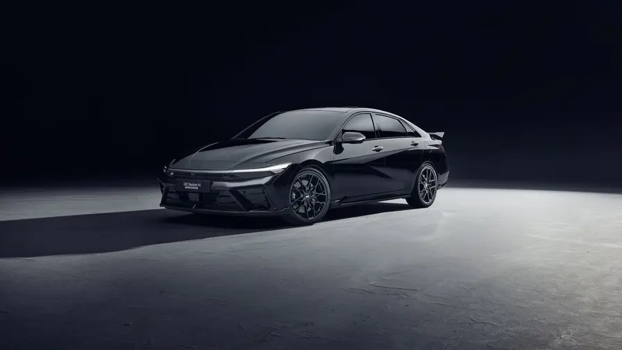 Hyundai i30 Sedan N Monochrome: hillitty erikoismalli