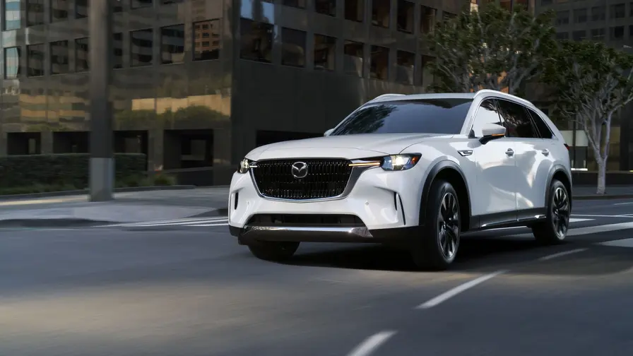 Mazda CX-90 2027 saa uudistuksia ja uusia varusteita