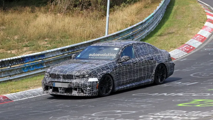 BMW M5 LCI 2027 paljastuu Nürburgringin ratatesteissä