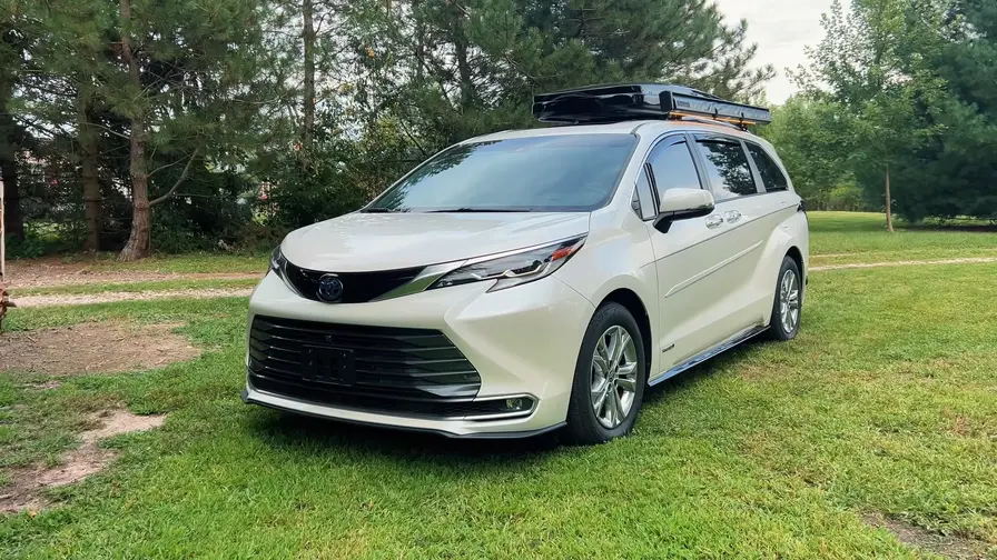 Toyota Sienna mikroretkeilyauto yllättää mukavuuksilla