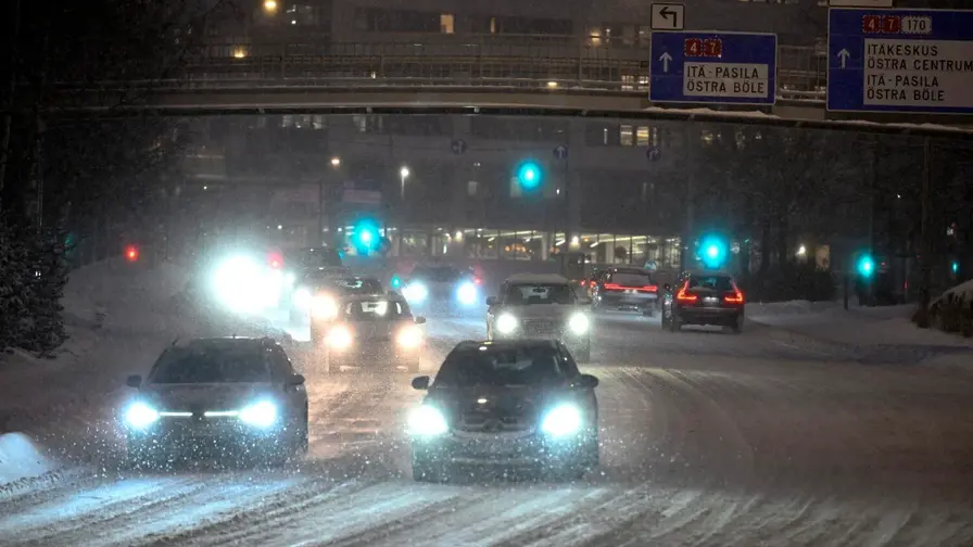 Turva: Tarkista talvirenkaat ennen ensimmäisiä liukkaita